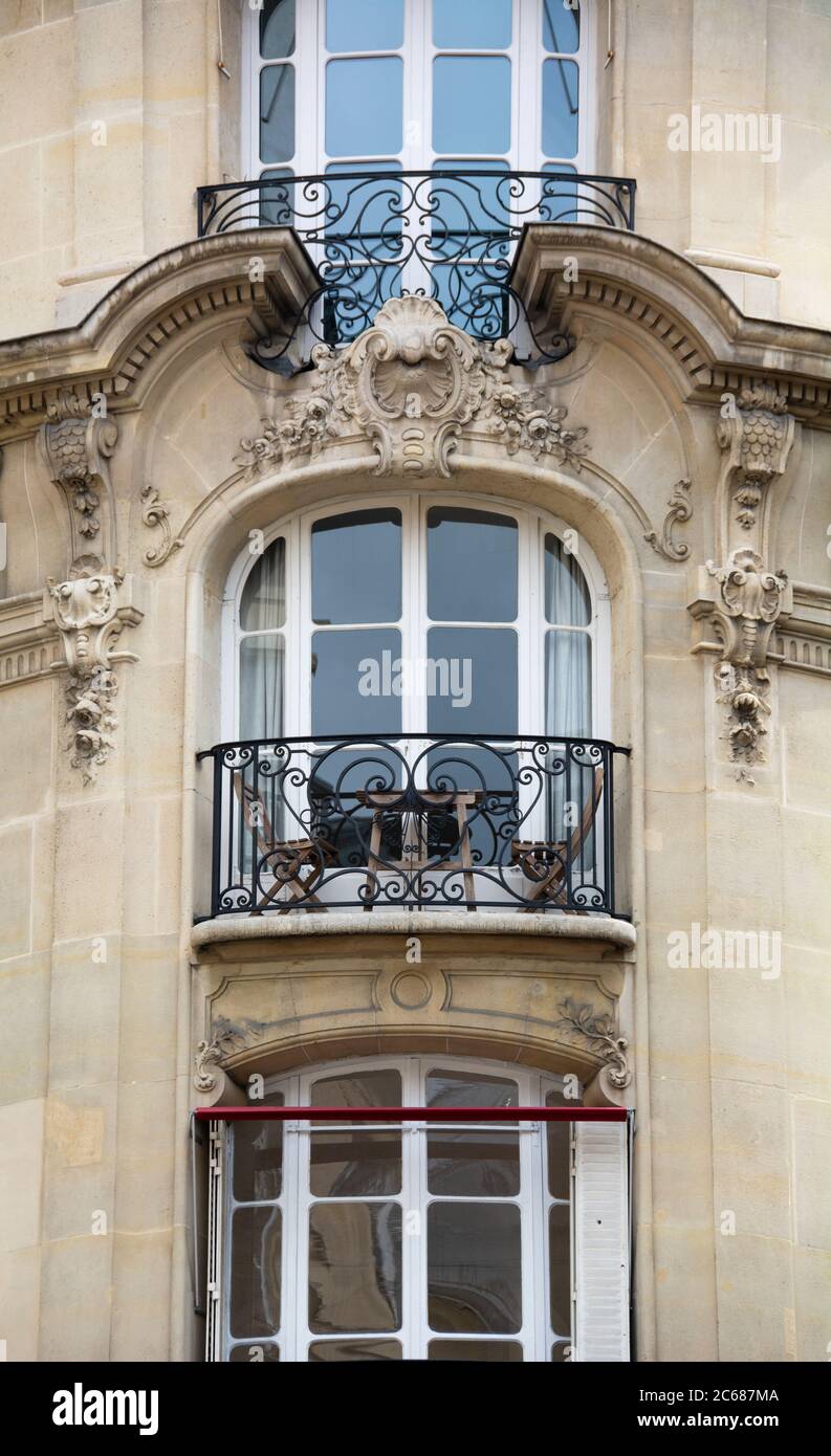 Nahaufnahme des Fensters, 9. Arrondissement, Paris, Frankreich Stockfoto