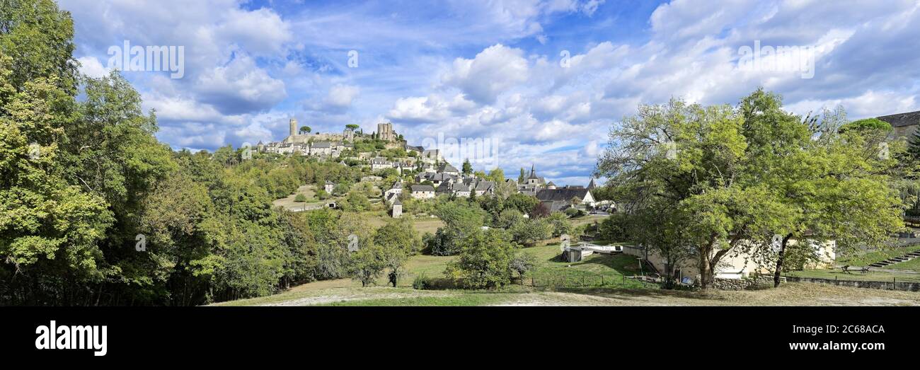 Caesar Turm und Burgruinen in der mittelalterlichen Stadt Turenne, Correze, New Aquitaine Region, Frankreich Stockfoto Caesar Turm und Burgruinen in der mittelalterlichen Stadt Turenne, Correze, New Aquitaine Region, Frankreich Stockfoto