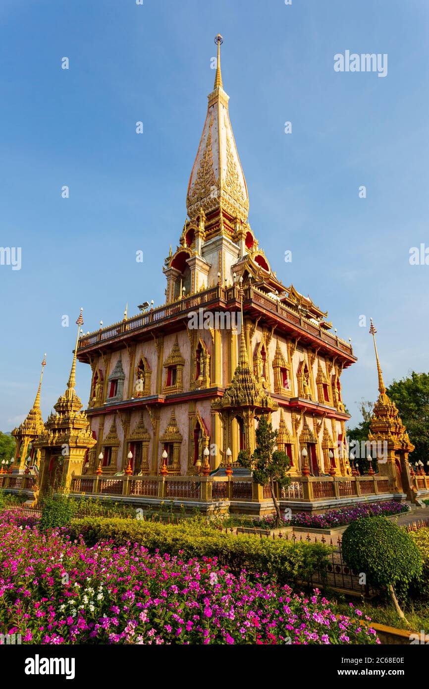 Der wichtigste der 29 buddhistischen Tempel von Phuket ist Wat Chalong oder formal Wat Chaiyathararam, im Chalong Subdistrip, Mueang Phuk Stockfoto