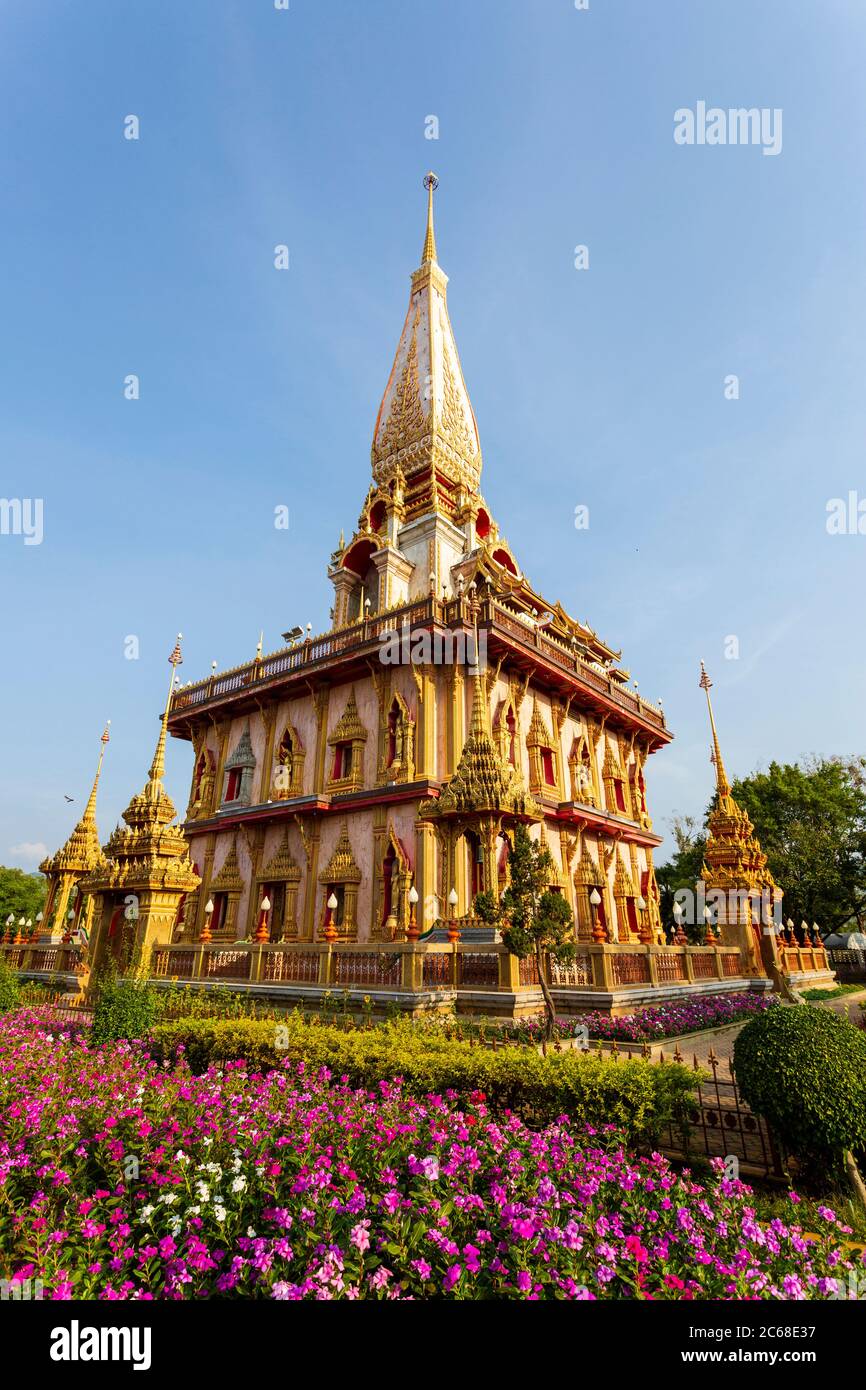 Der wichtigste der 29 buddhistischen Tempel von Phuket ist Wat Chalong oder formal Wat Chaiyathararam, im Chalong Subdistrip, Mueang Phuk Stockfoto