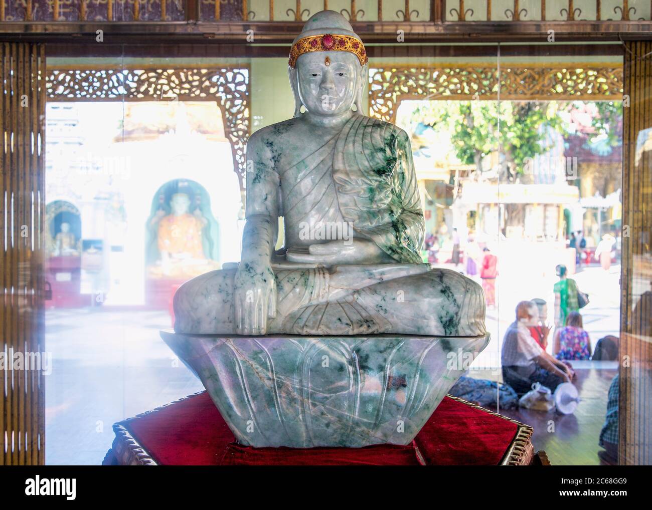 Jade Buddha, Shwedagon Pagode, Yangon, Myanmar Stockfoto