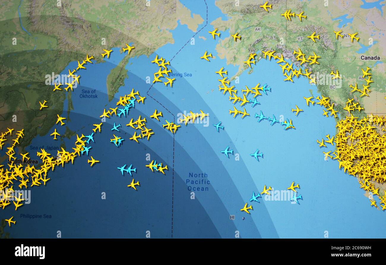 Karte des Flugverkehrs auf der Pazifikstraße (07. juli 2020, UTC 15.12) auf der Internetseite von Flightradar 24 von Svenska Resenätverket ab Stockfoto