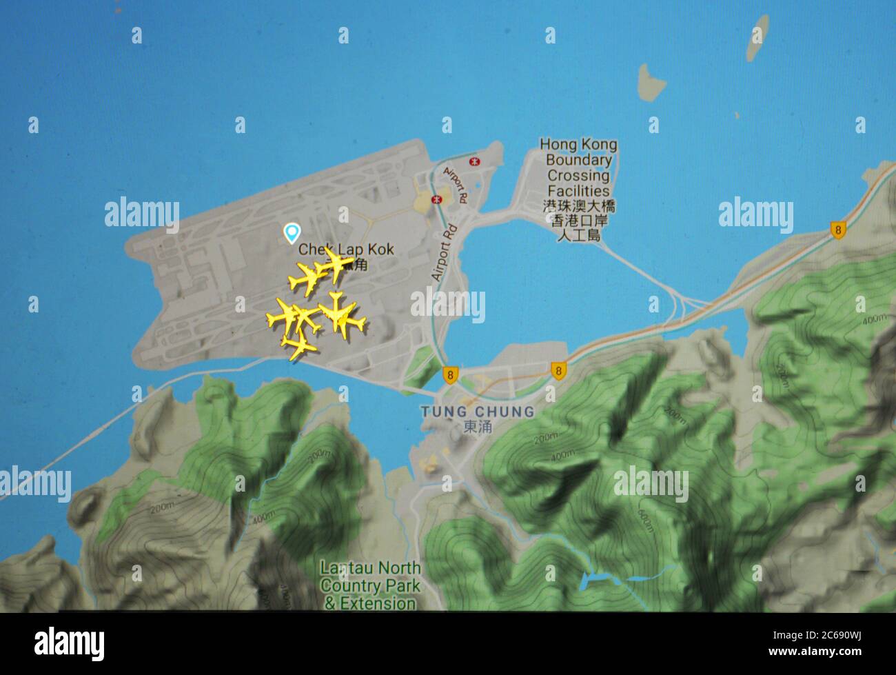 Flugverkehr auf Chek Lap Kok Flughafen, Hong Kong (07. juli 2020, UTC 20.35) auf der Internetseite von Flightradar 24 Website von Svenska Resenätverket ab Stockfoto