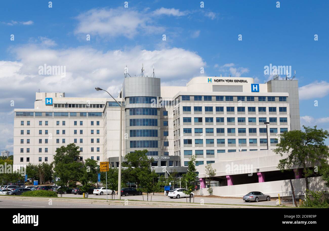 TORONTO, KANADA - 10. JULI: Das außerhalb des North York General Hospital während des Tages Stockfoto