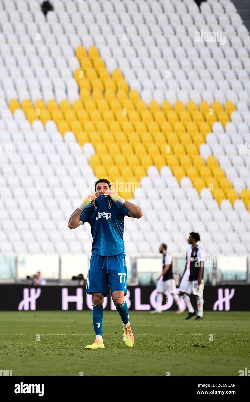 Turin, Italien - 04. Juli 2020: Gianluigi Buffon von Juventus FC reagiert während des Fußballspiels Serie A zwischen Juventus FC und Turin FC. Juventus FC gewann 4-1 gegen Turin. Quelle: Nicolò Campo/Alamy Live News Stockfoto