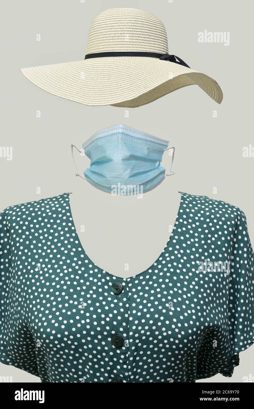 Surrealismus Unsichtbare Frau Trägt Schützende Medizinische Maske Stockfoto