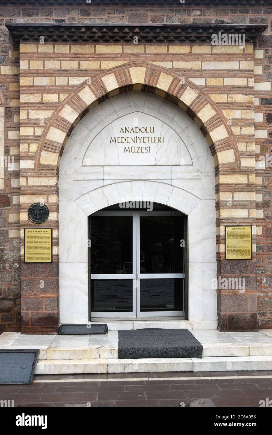 Ankara, Türkei - 01. November 2009: Die Tür des Museums für anatolische Zivilisationen. Das wichtigste historische Museum der Türkei, in seiner Hauptstadt - Stockfoto