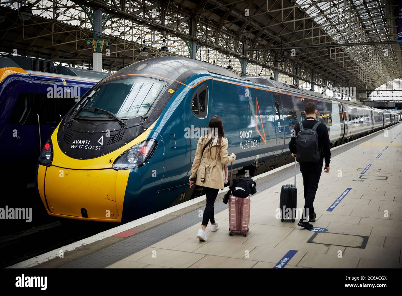 FirstGroup Trenitalia Avanti West Coast Bahnfranchie WCML West Coast Main line Alstom Class 390 Pendolino Zug von London nach Manchester im MCR Pic Stockfoto