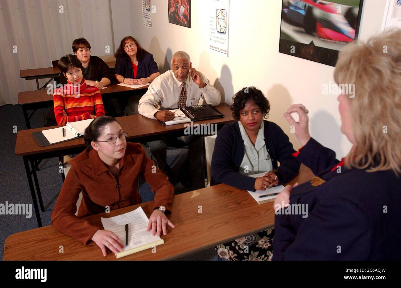 Austin Texas, USA, 16. Januar 2002: Trainingskurs der „Capital of Texas Workforce Commission“ für Jobjäger zum Interviewprozess. ©Bob Daemmrich Stockfoto