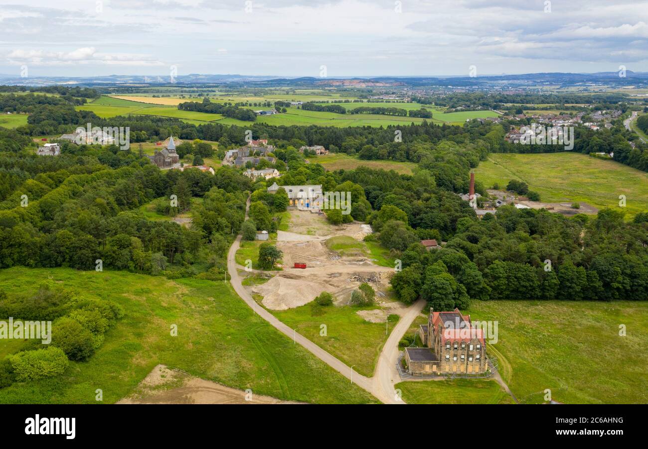 Luftaufnahme von Bangour Village, ehemaliges Psychiatric Hospital, West Lothian, Schottland. Das Gelände wird derzeit für die Wohnanlage umentwickelt. Stockfoto