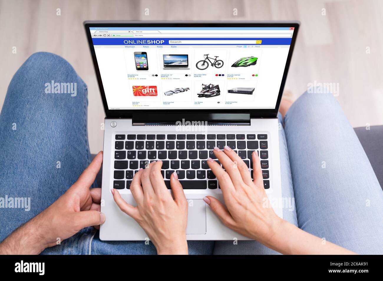 Paar Einkaufen Elektronik Online Im E-Commerce Shop Stockfoto