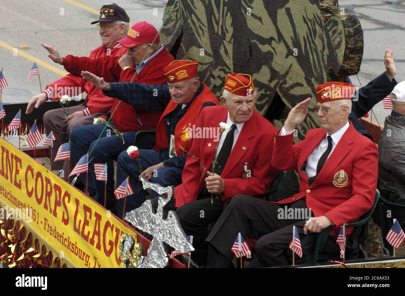 Fredricksburg, Texas 19. FEBRUAR 2005: Parade der Kriegsfahrzeuge der 2. Weltkrieg-Ära Höhepunkte der 60. Jahrestag der Schlacht um Iwo Jima ©Bob Daemmrich / Stockfoto