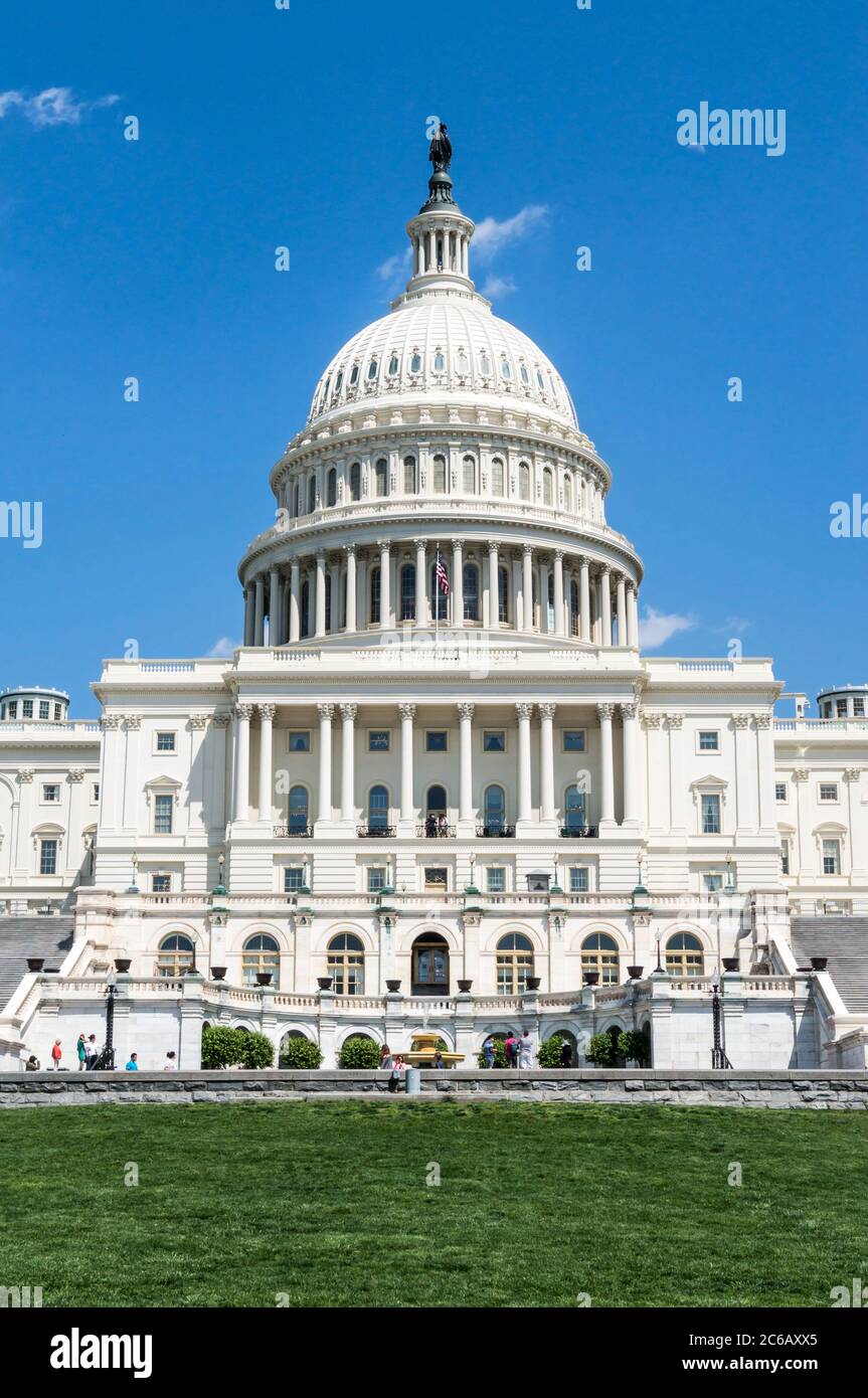Vertikale Aufnahme der Kuppel des Kapitolgebäudes in Washington D.C. Stockfoto