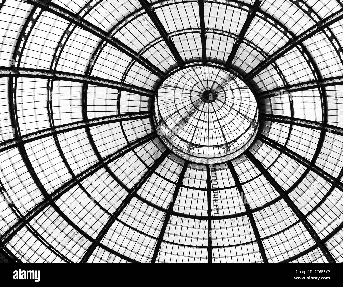 Miland, Italien: April 14. 2017 - Glaskuppel der Galleria Vittorio Emanuele II Shopping gallery. Mailand, Italien Stockfoto