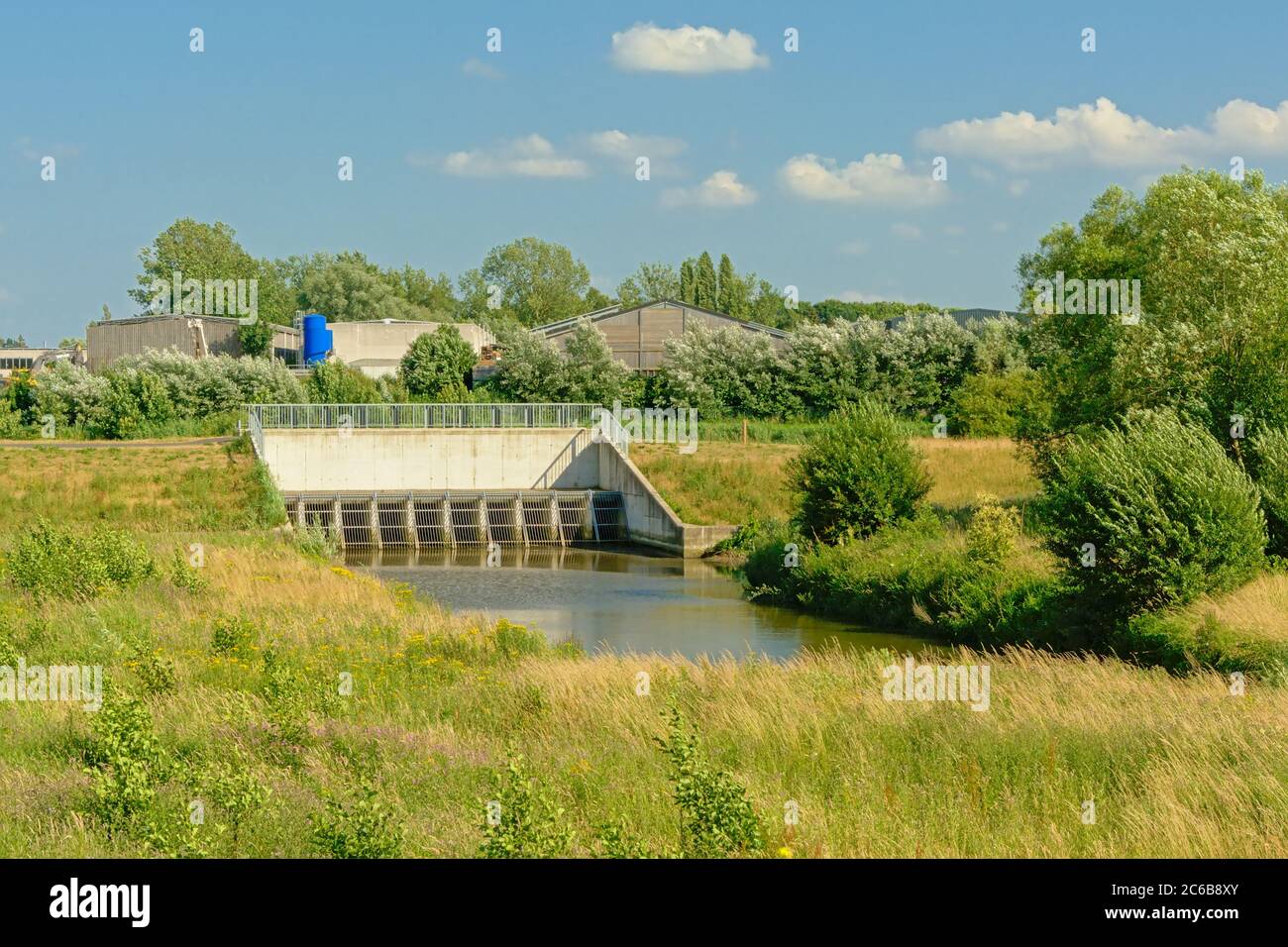 Schleuse der Schelde in Flandern, Belgien. Teil des Sigmaplans, der Flandern vor Überschwemmungen schützt. Stockfoto