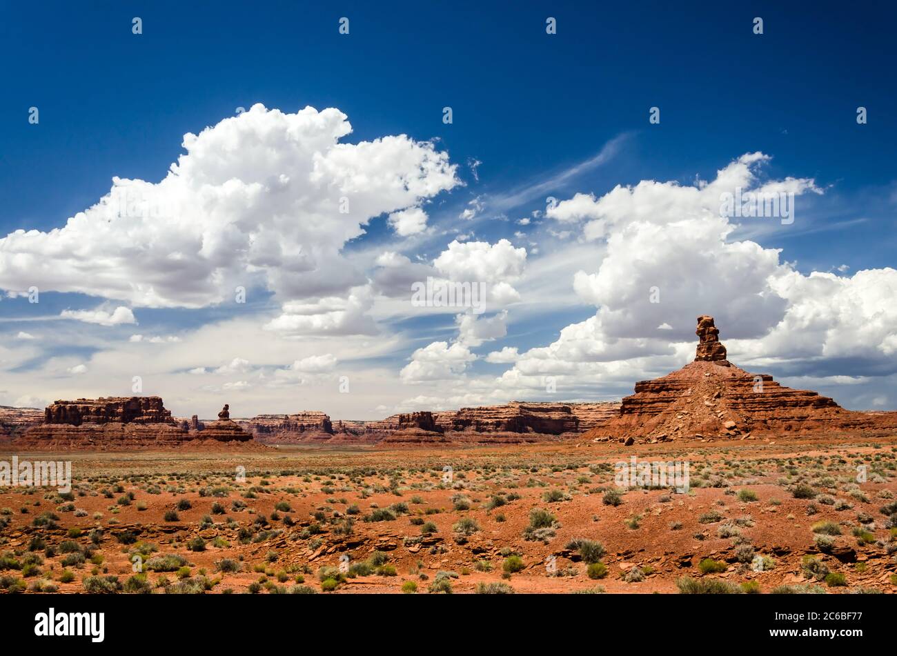 Malerische rote felsige Wüstenlandschaft in den USA Stockfoto