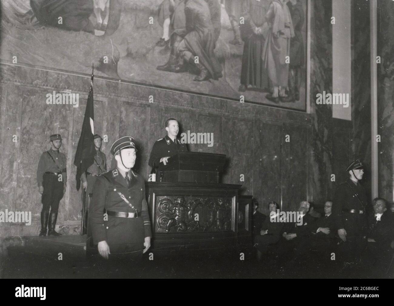 Dr. Otto Dietrich Speek Heinrich Hoffmann fotografiert 1934 Adolf Hitlers offizieller Fotograf und ein Nazi-Politiker und Verleger, der Mitglied des intimen Hitlerkreises war. Stockfoto