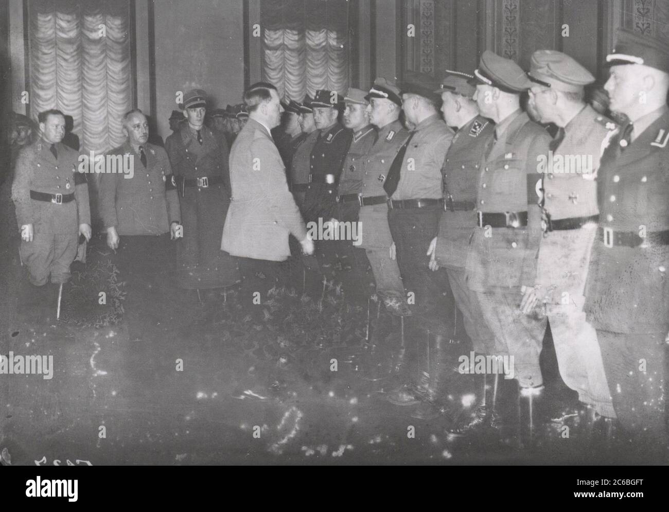 Hitler empfängt politische Führer in der Reichskanzlei Heinrich