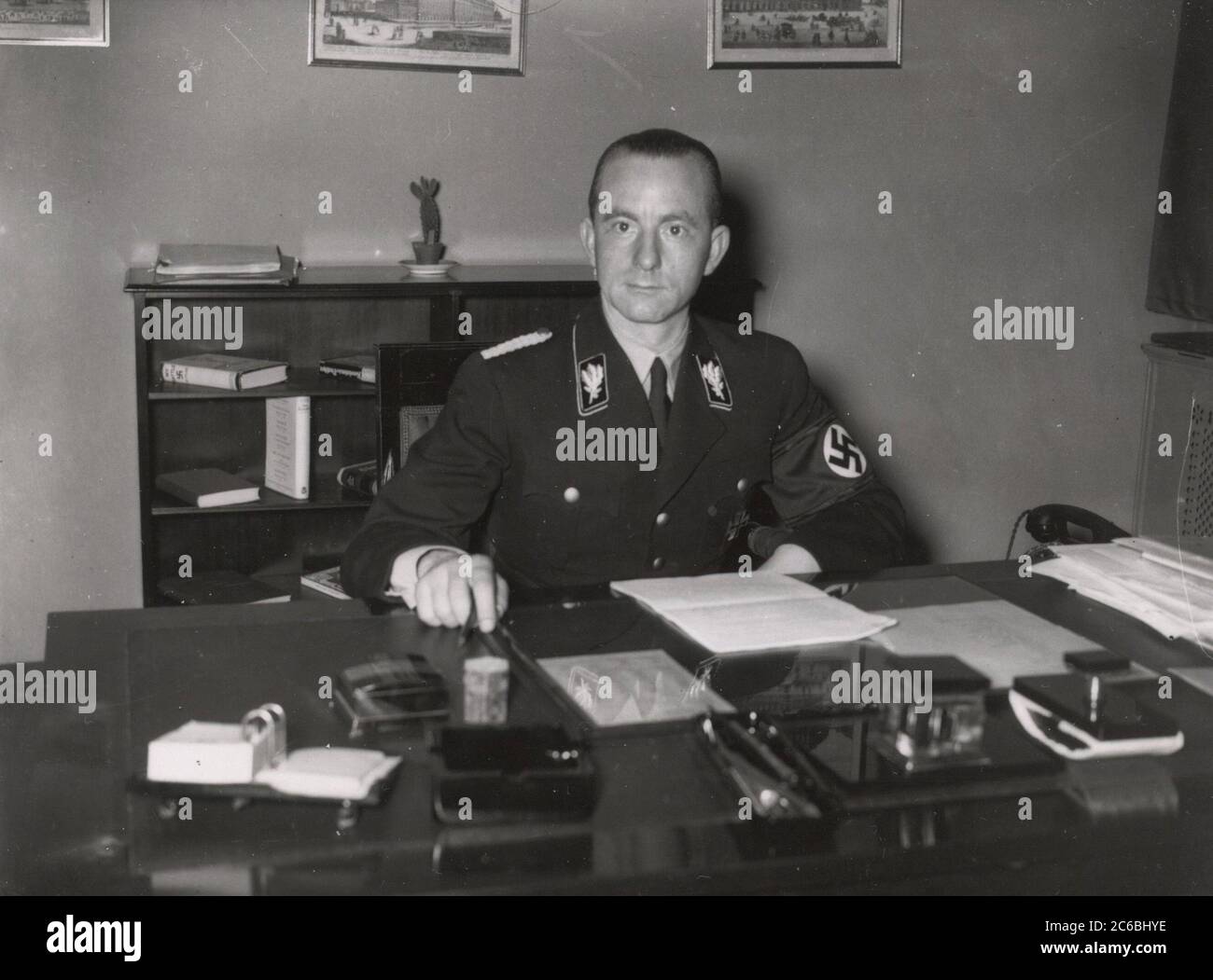 Dr. Otto Dietrich Heinrich Hoffmann fotografiert 1934 Adolf Hitlers offizieller Fotograf und ein Nazi-Politiker und Verleger, der Mitglied des intimen Hitlerkreises war. Stockfoto