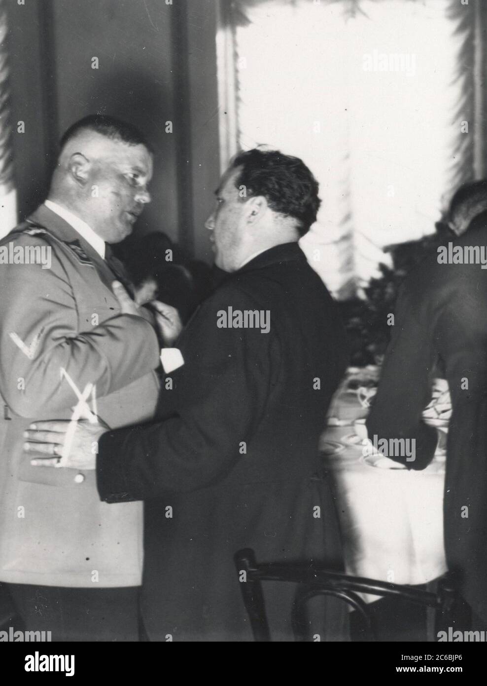 Roehm Heinrich Hoffmann fotografiert 1934 Adolf Hitlers offizieller Fotograf und ein Nazi-Politiker und Verleger, der Mitglied des intimen Hitlerkreises war. Stockfoto