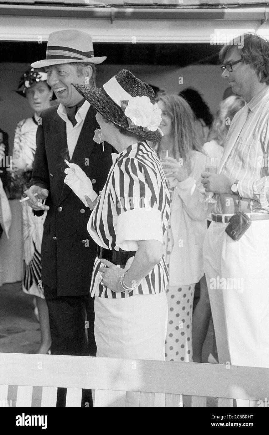 Die amerikanische Schauspielerin Ava Gardner mit Freund Benjamin Tata im Royal Berkshire Polo Club England Stockfoto