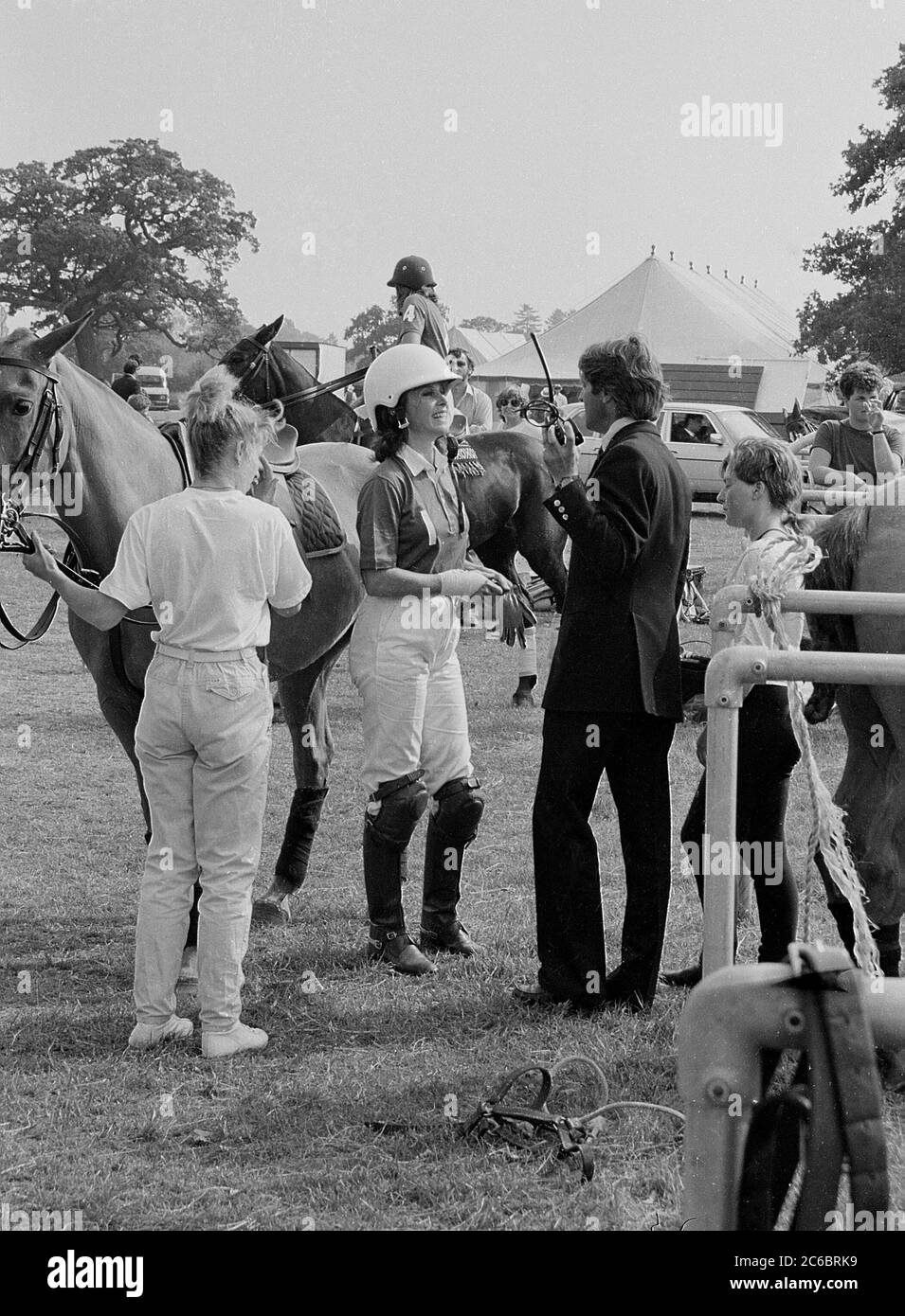 Die amerikanische Schauspielerin Stefanie Powers im Royal Berkshire Polo Club England Stockfoto