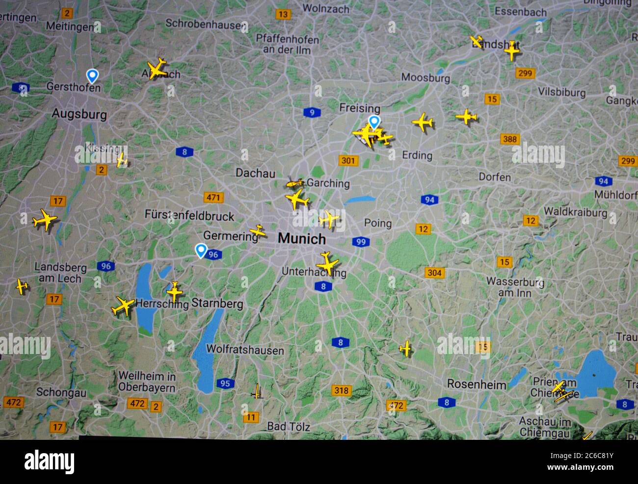 Flugverkehr über München und Bayern (08. juli 2020, UTC 14.10) auf der Internetseite von Flightradar 24 von Svenska Resenätverket ab Stockfoto