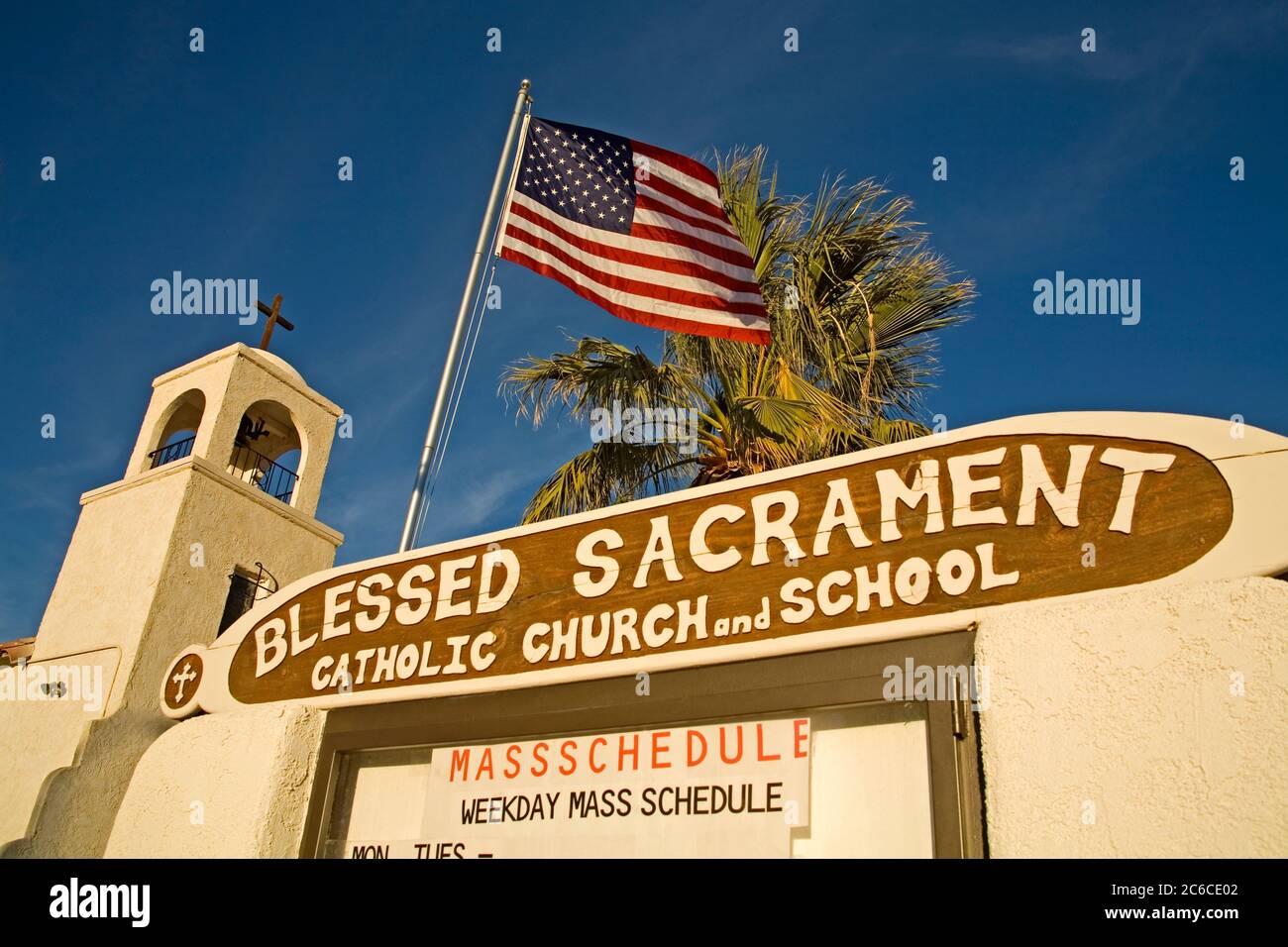 Gesegnetes Sakrament Katholische Kirche, 29 Palms City, Südkalifornien, USA Stockfoto