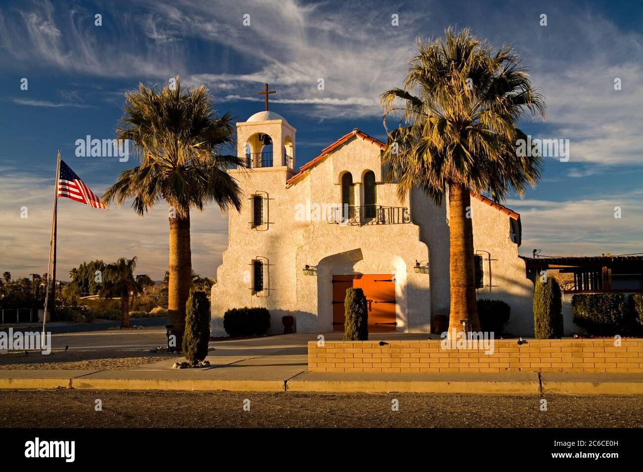 Gesegnetes Sakrament Katholische Kirche, 29 Palms City, Südkalifornien, USA Stockfoto