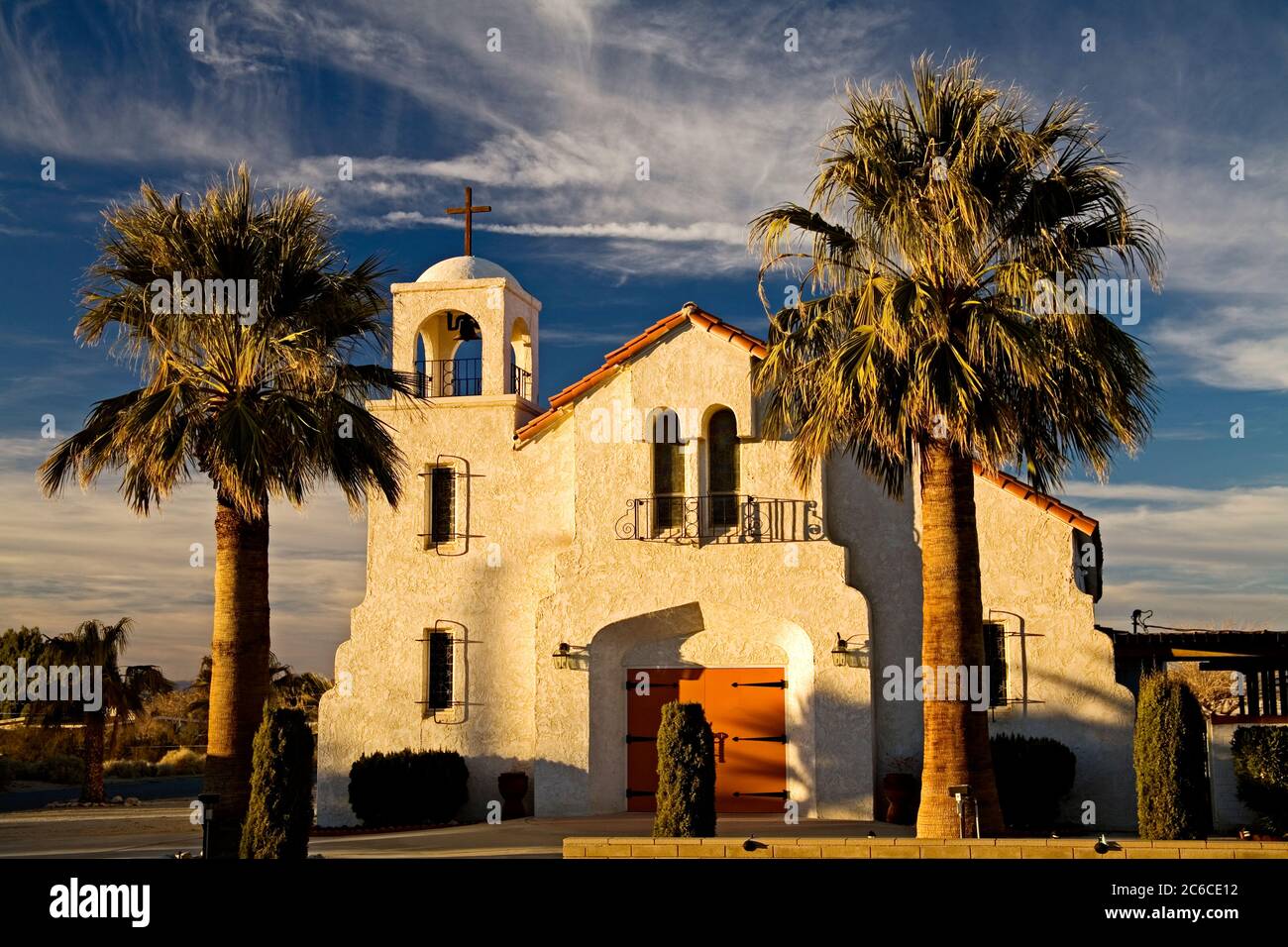 Gesegnetes Sakrament Katholische Kirche, 29 Palms City, Südkalifornien, USA Stockfoto