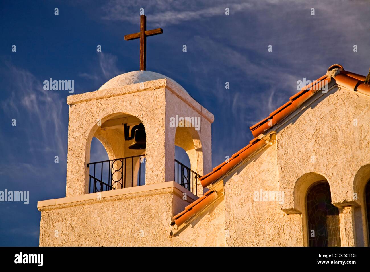 Glockenturm, Allerheiligste katholische Kirche, 29 Plams City, Südkalifornien, USA Stockfoto