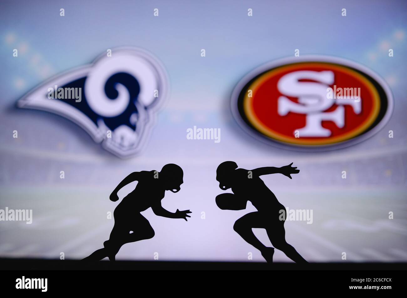 Los Angeles Rams vs. San Francisco 49ers. NFL Match Poster. Zwei amerikanische Fußballspieler Silhouette gegenüberliegende einander auf dem Feld. Clubs Logo in Bac Stockfoto