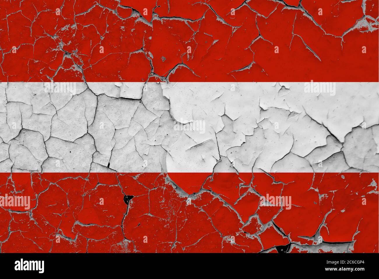 Österreich Flagge Nahaufnahme grungy, beschädigt und verkratzt an der Wand abblätternde Farbe, um die Innenseite der Oberfläche zu sehen. Vintage National Konzept. Stockfoto