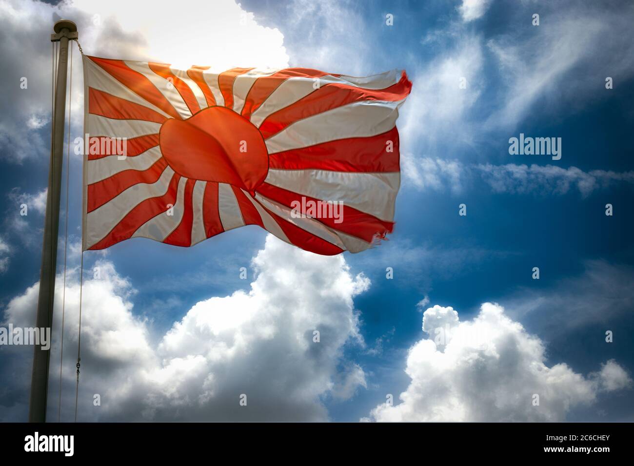 Die Flagge, Stern, der Kaiserlichen Japanischen Marine im Wind. Stockfoto
