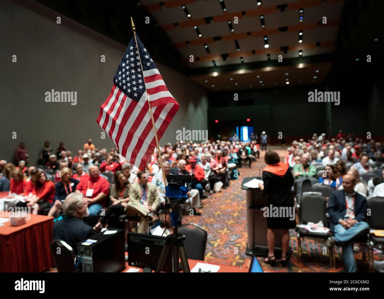 San Antonio, Texas, USA. Juni 2018. Delegierte der Republikanischen Partei Texas nehmen an der dreitägigen RPT State Convention im Juni 2018 in San Antonio Teil. Die für nächste Woche in Houston geplante persönliche Versammlung 2020 wurde aufgrund der Coronavirus-Pandemie abgesagt. Kredit: Bob Daemmrich/ZUMA Wire/Alamy Live Nachrichten Stockfoto