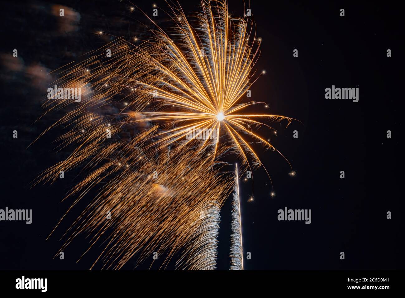 Schönes Feuerwerk vom 4. Juli am Lake Las Vegas, Nevada Stockfoto Schönes Feuerwerk vom 4. Juli am Lake Las Vegas, Nevada Stockfoto