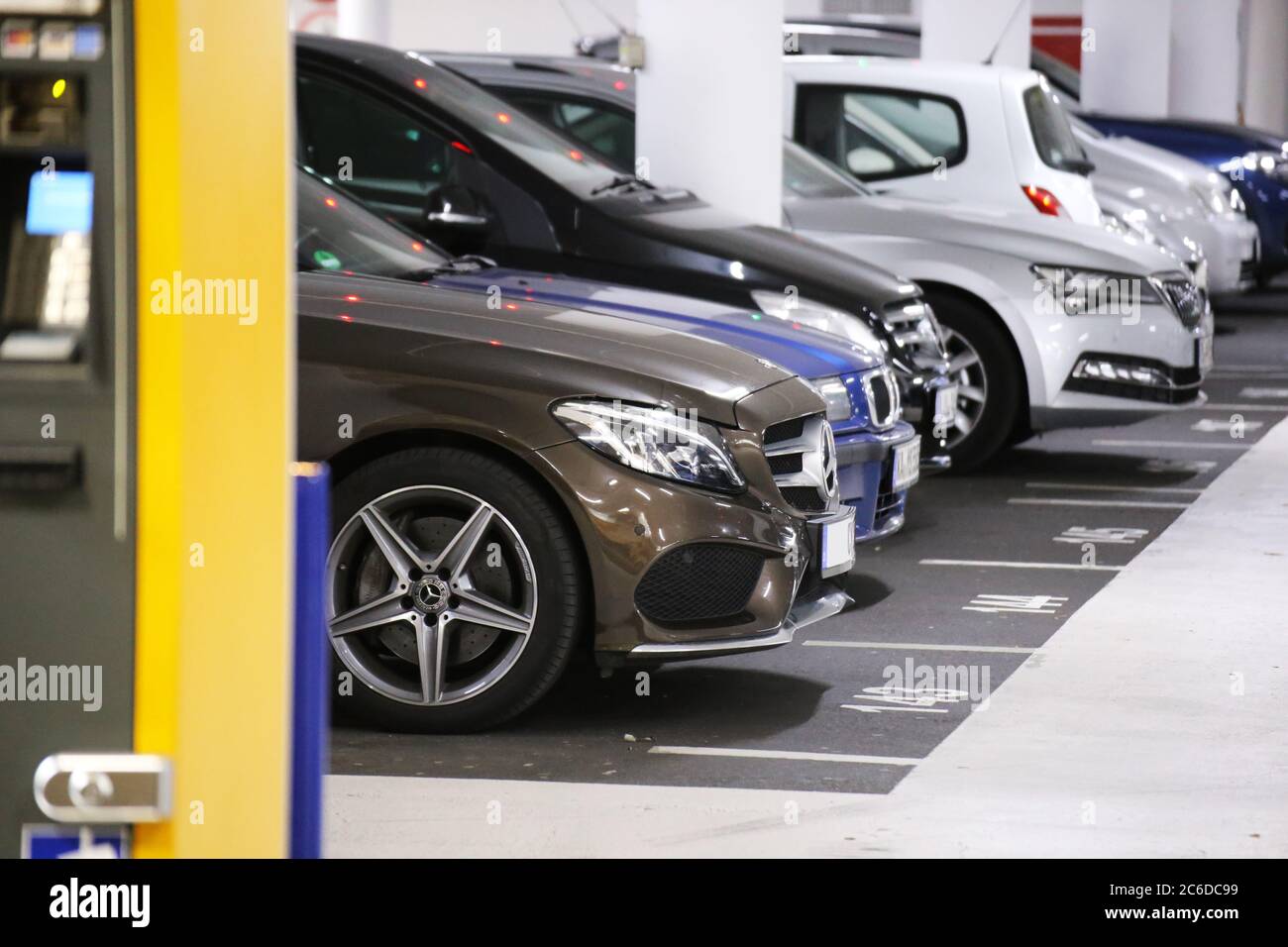 Was Kostet Parken Im Parkhaus Am Bahnhof In Mannheim www.alamy.de
