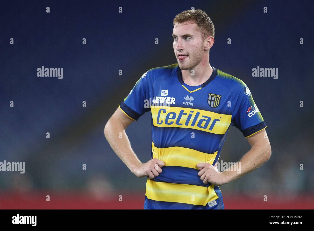 Dejan Kulusevski von Parma Calcio während der Serie EIN Spiel zwischen Roma und Parma Calcio 1913 im Stadio Olimpico, Rom, Italien am 8. Juli 2020. Foto von Luca Pagliaricci. Nur für redaktionelle Zwecke, Lizenz für kommerzielle Nutzung erforderlich. Keine Verwendung in Wetten, Spielen oder Publikationen einzelner Vereine/Vereine/Spieler. Stockfoto