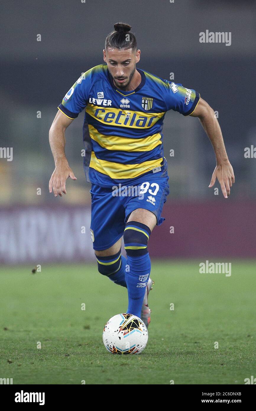 Rom, Italien. Juli 2020. Mattia Sprocati von Parma Calcio während der Serie EIN Spiel zwischen Roma und Parma Calcio 1913 im Stadio Olimpico, Rom, Italien am 8. Juli 2020. Foto von Luca Pagliaricci. Nur für redaktionelle Zwecke, Lizenz für kommerzielle Nutzung erforderlich. Keine Verwendung in Wetten, Spielen oder Publikationen einzelner Vereine/Vereine/Spieler. Kredit: UK Sports Pics Ltd/Alamy Live Nachrichten Stockfoto