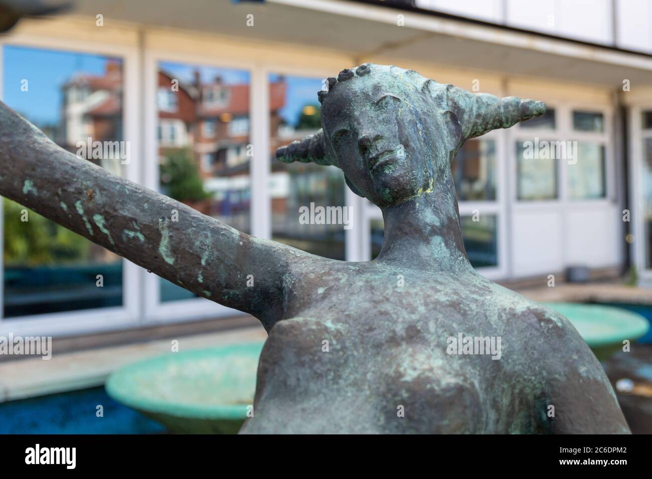 Statue, Skulptur, Cliffs Pavilion, Southend-on-Sea, Großbritannien, Juli 2020 Stockfoto