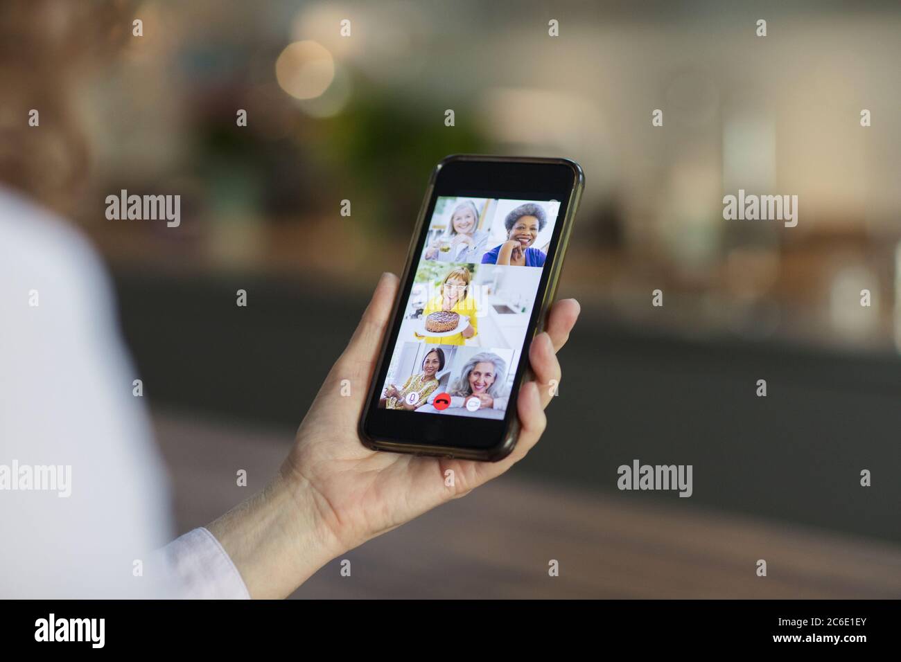 Ältere Frauen Freunde Video-Chat auf Smartphone-Bildschirm Stockfoto