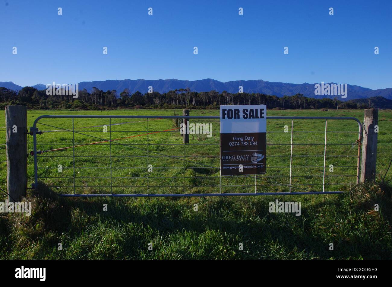 Grundstück zum Verkauf Zeichen. Alternative Route zum Te Araroa Trail. Karamea. Buller District. Westküste. Südinsel. Neuseeland Stockfoto