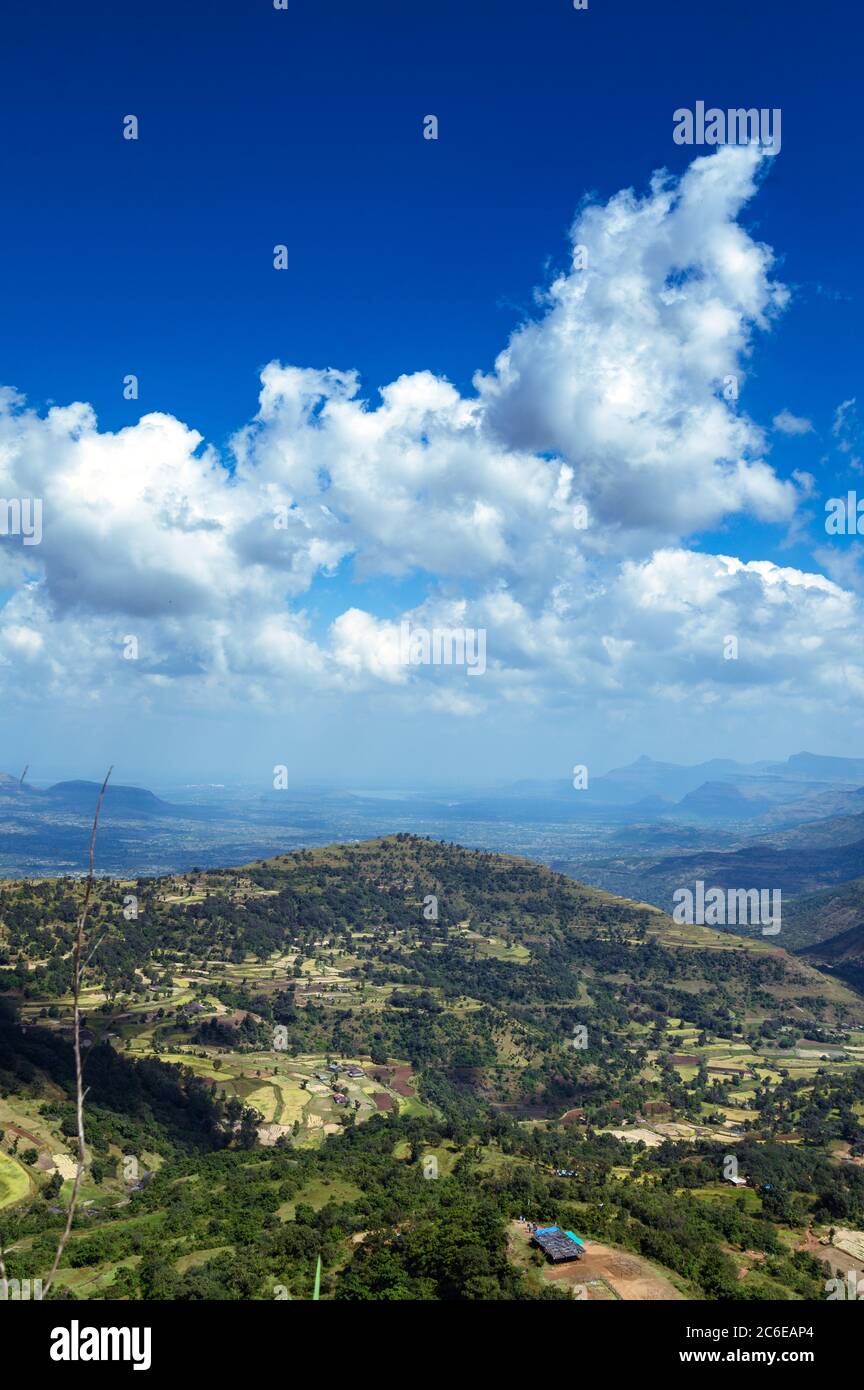 Kalsubai Peak ist der höchste Gipfel des Sahyadri in westlichen Ghats, (1646 M) im Akole Taluka von Ahmednagar Bezirk von Maharashtra. Stockfoto