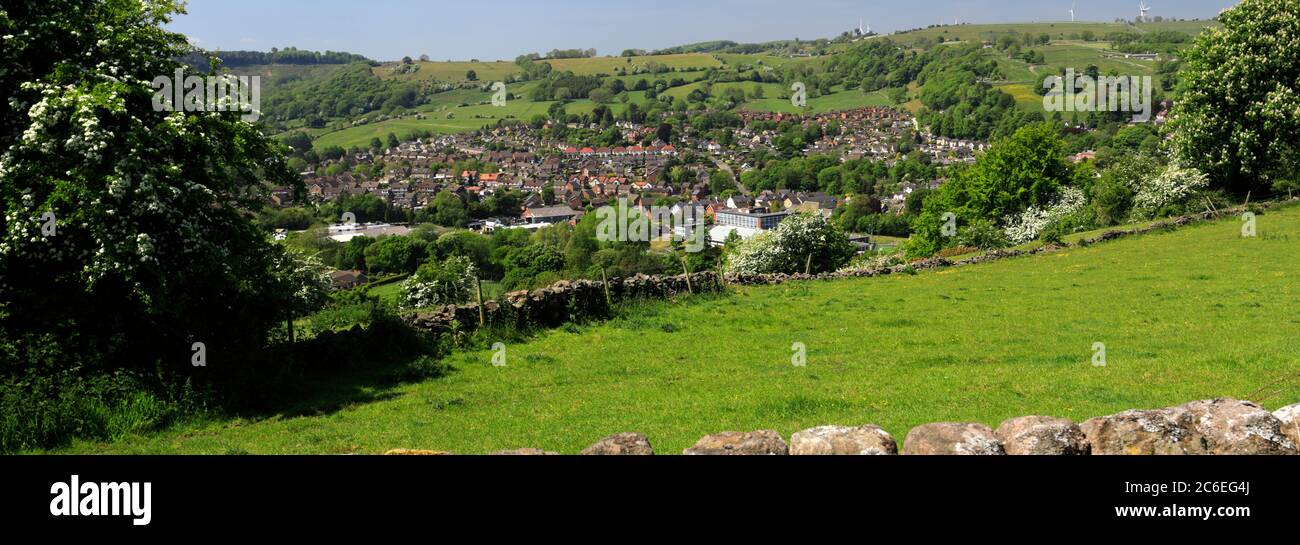 Blick über die Stadt Wirksworth, Derbyshire Dales, Derbyshire, England Stockfoto