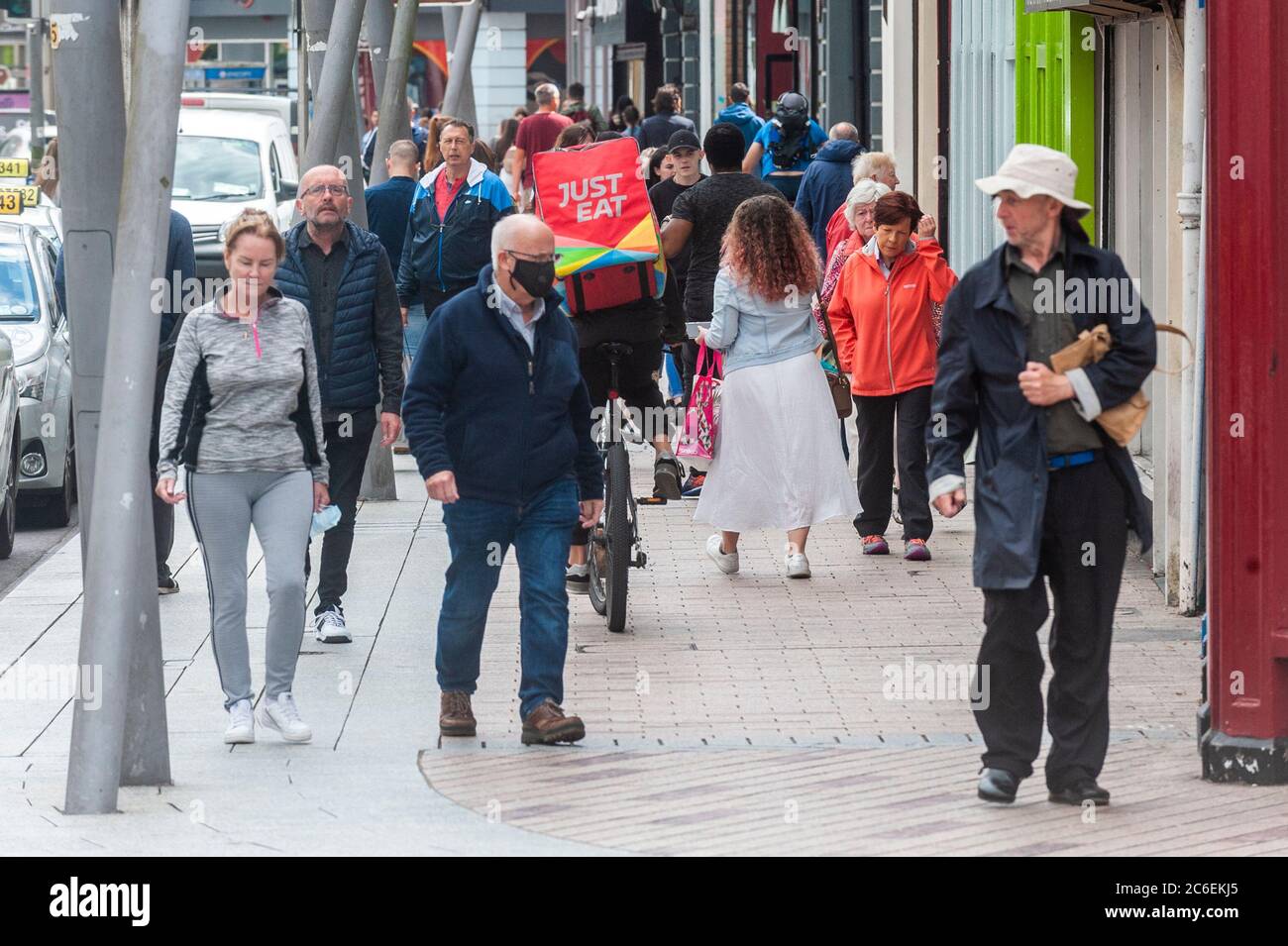 Cork, Irland. Juli 2020. Patrick Street in Cork war heute Nachmittag voll, da das Land wieder zu einem neuen "normalen". Quelle: AG News/Alamy Live News Stockfoto