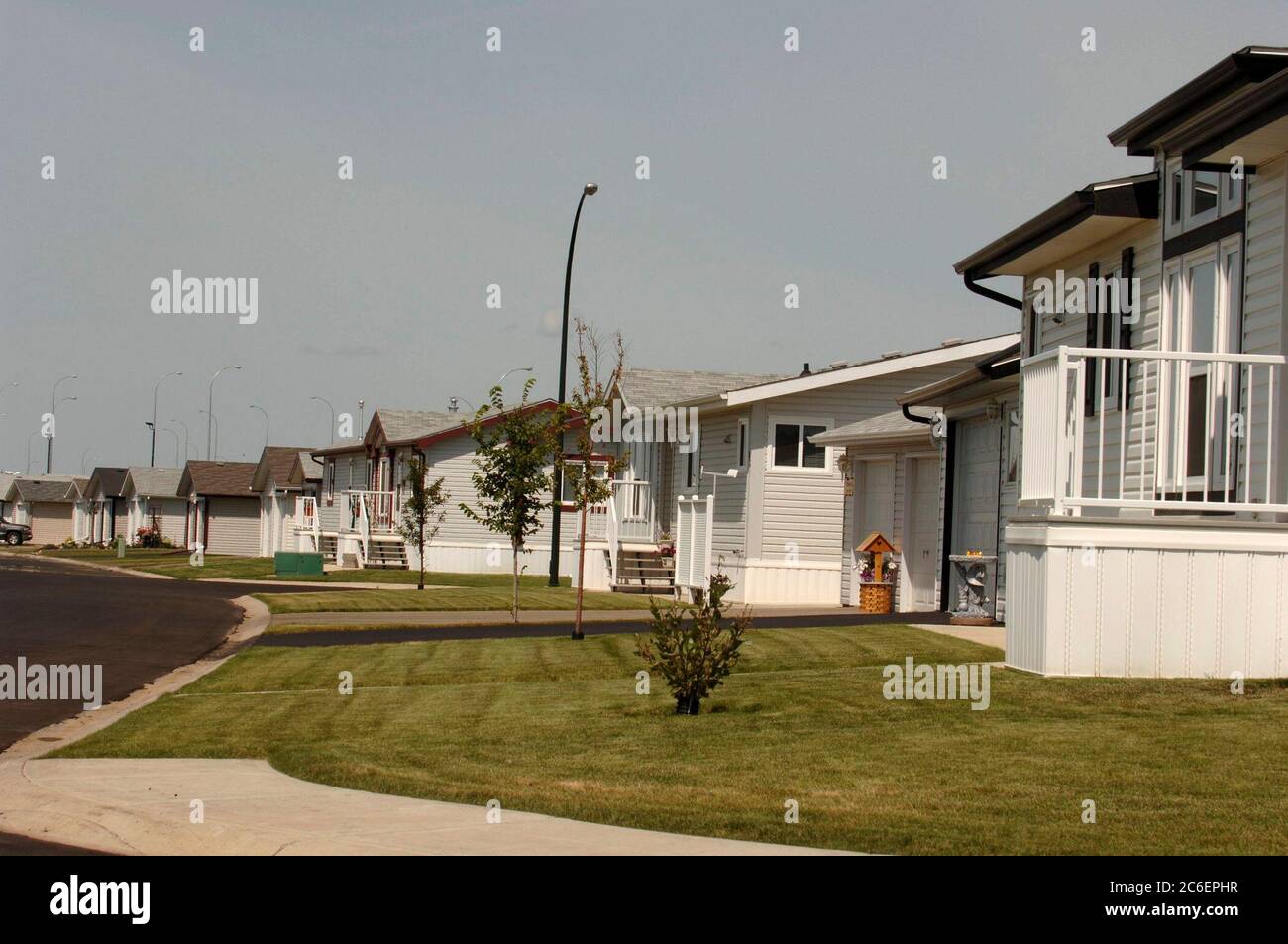 Medicine hat, Alberta Canada, 27. Juli 2005: Modulares Gehäuse in einer neuen Entwicklung dieser geschäftigen Stadt im Südosten Albertas. ©Bob Daemmrich Stockfoto