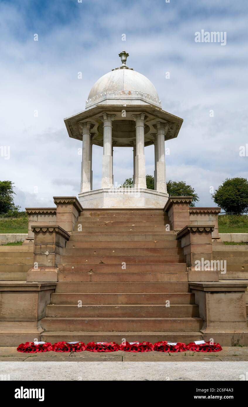 Das Chattri Memorial in Gedenken an indische Soldaten, die im Ersten Weltkrieg nördlich von Brighton an den South Downs in East Sussex UK starben. Stockfoto