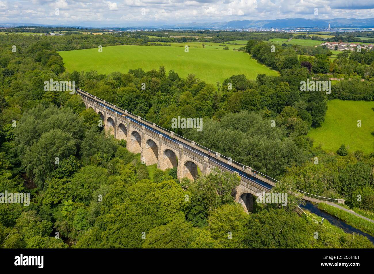 Der Avon Aquädukt Muiravonside Country Park.der Avon Aquädukt ist ein schiffbares Aquädukt, das den Union Kanal über den Fluss Avon bei Linlithgow führt Stockfoto