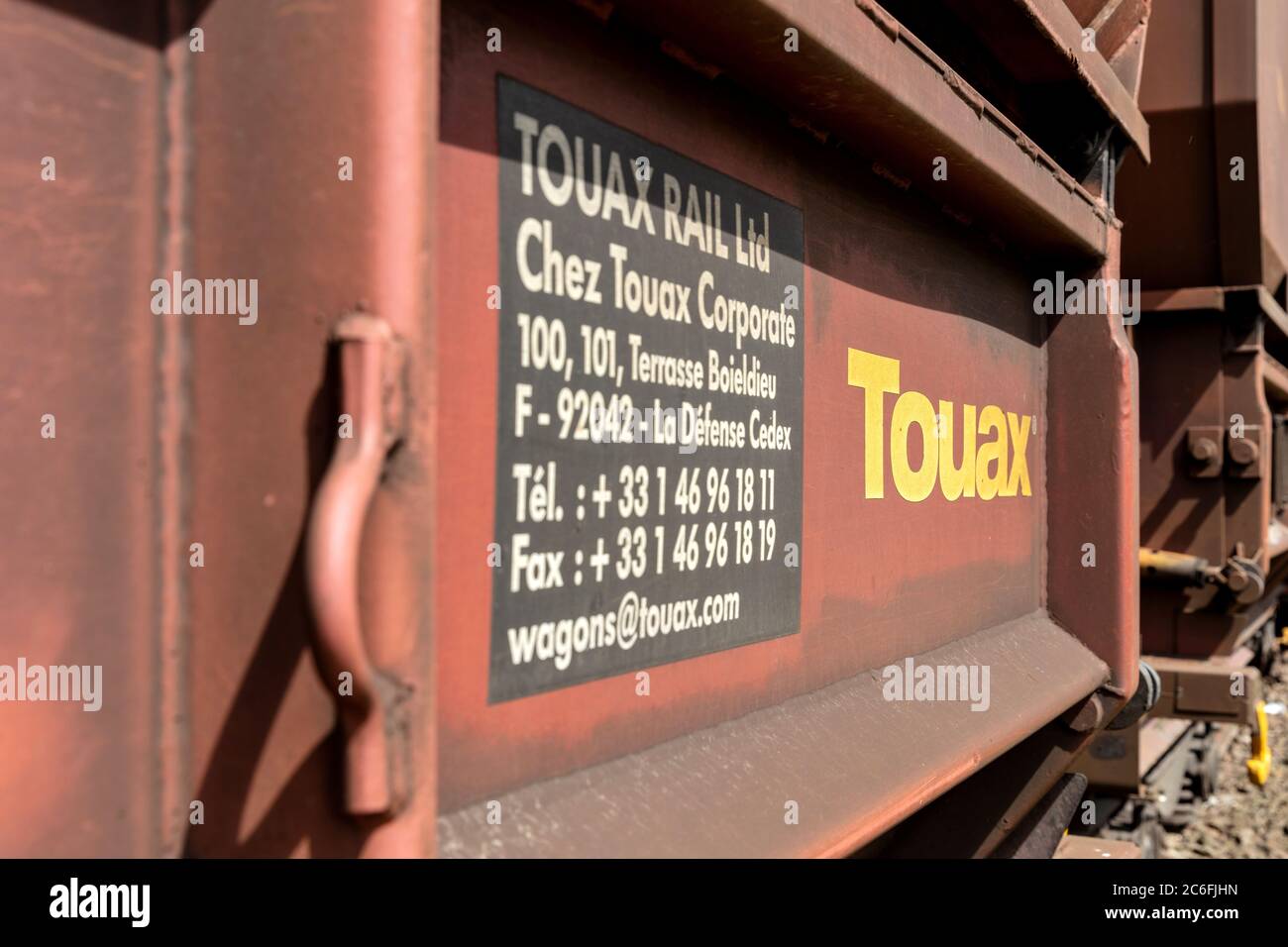 Touax Logo am Güterzugwagen. Touax ist ein französisches operatives Leasingunternehmen. Stockfoto