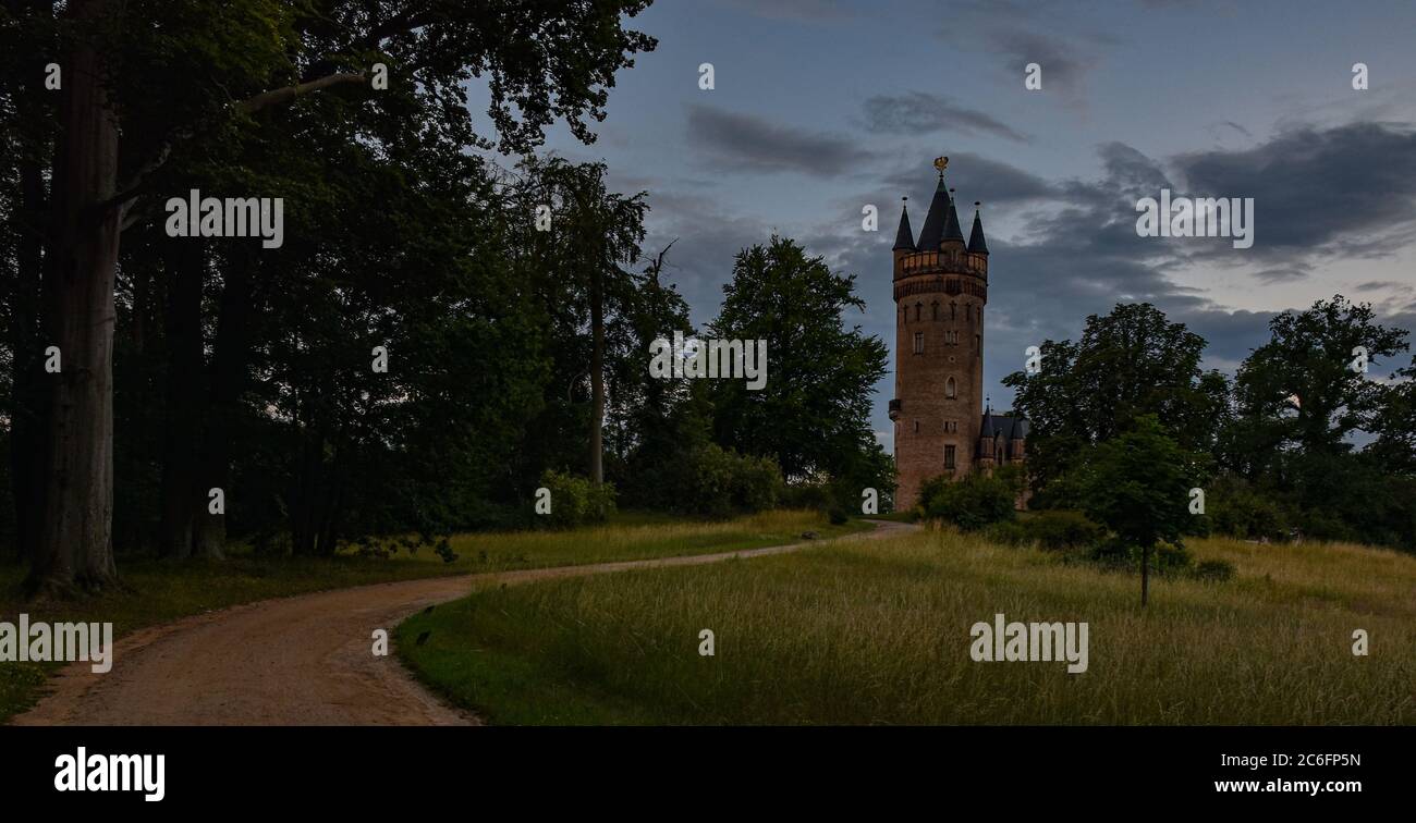 Abend im Flatowtower im Park Babelsberg in Potsdam Stockfoto